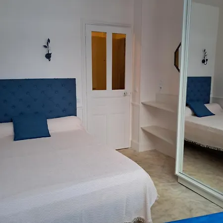 Lutetia Apartment